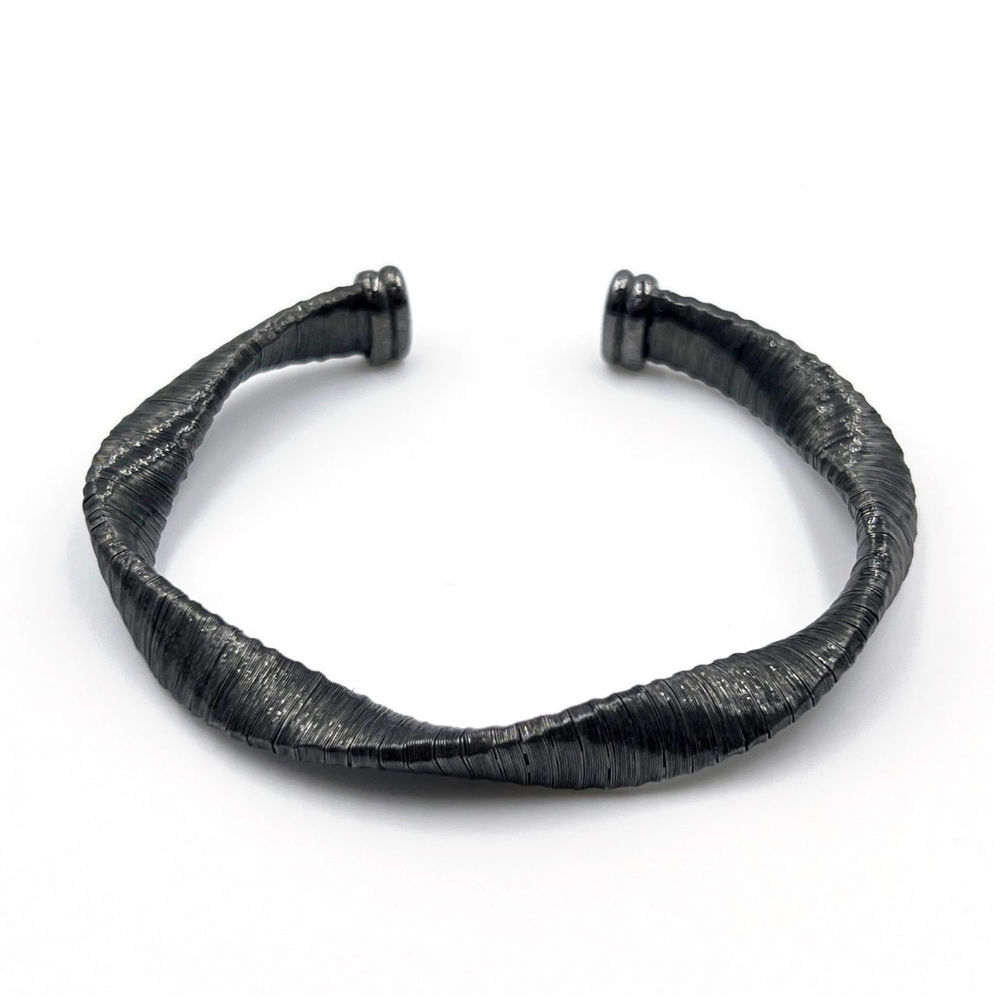 Noir & Lumière Luna Twist Cuff