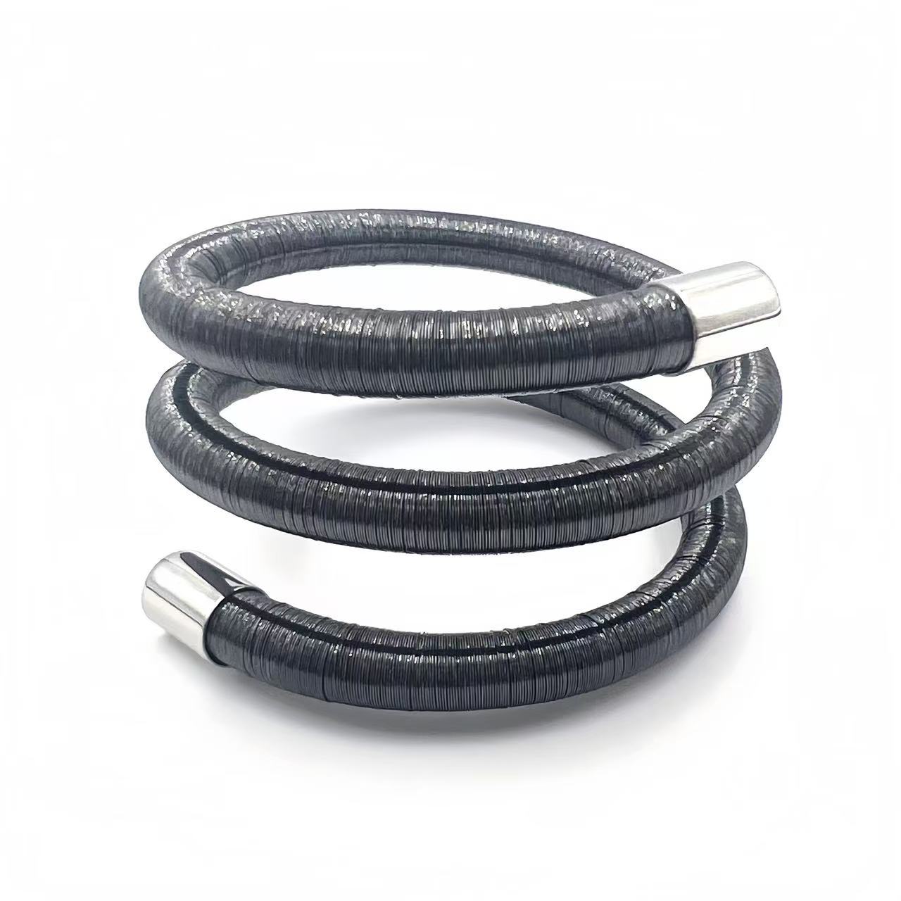 Noir & Lumière Luna Spiral Cuff
