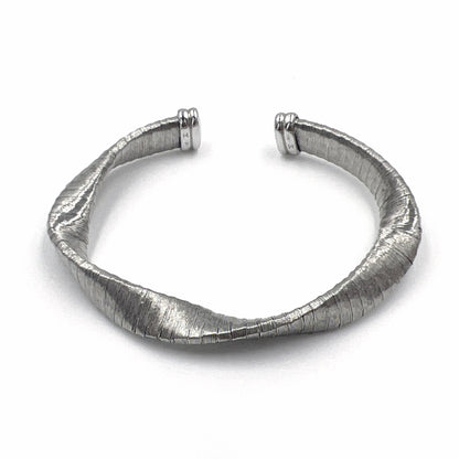 Noir & Lumière Luna Twist Cuff