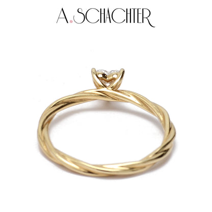Heart Solitaire Twist Ring 0.3 ct. Heart cut)