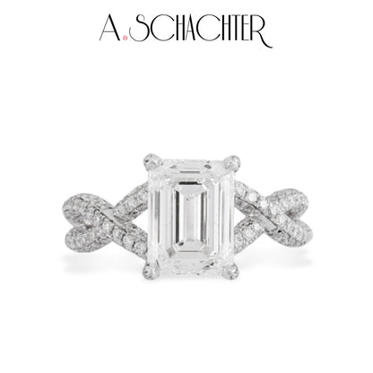 The Emerald Allure Pavé Ban（3 ct. emerald cut)
