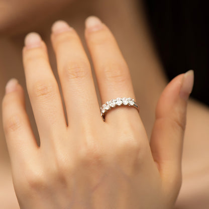 Aurora Oval Band （1.33ct. Oval cut)